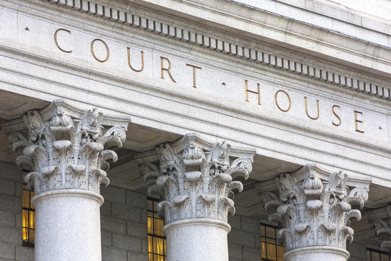 The front of a courthouse building, where you have to go if convicted of a class A, B, C, or D felony in Alabama.